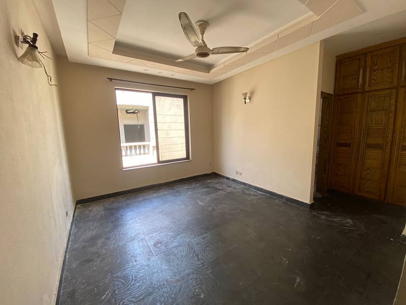 3 Beds Apartment For Rent In Ex Air Avenue DHA Phase 8 Airport Road Lahore. 3