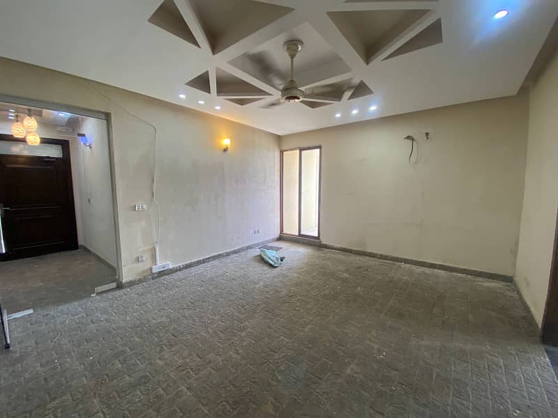 3 Beds Apartment For Rent In Ex Air Avenue DHA Phase 8 Airport Road Lahore. 7