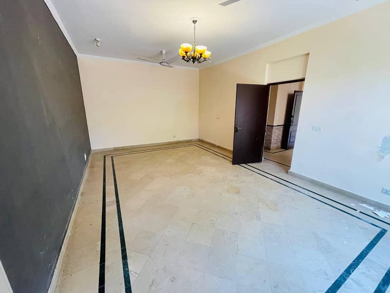 10 marla 4bed house available for rent in dha phase 1 9