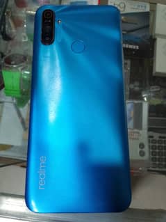 realme c3.3gb. 32gb