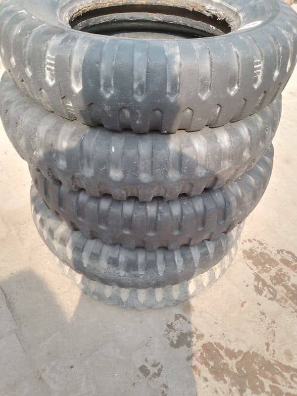 Jeep Gernal tyres  size 700/16 2