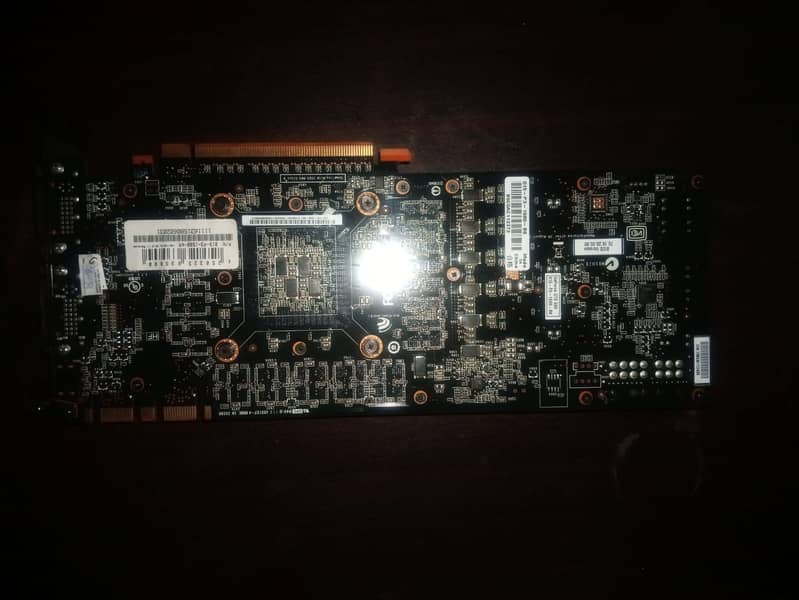 GTX 580 (EVGA) / 1.5 GB / 384 Bit / DDR5 2