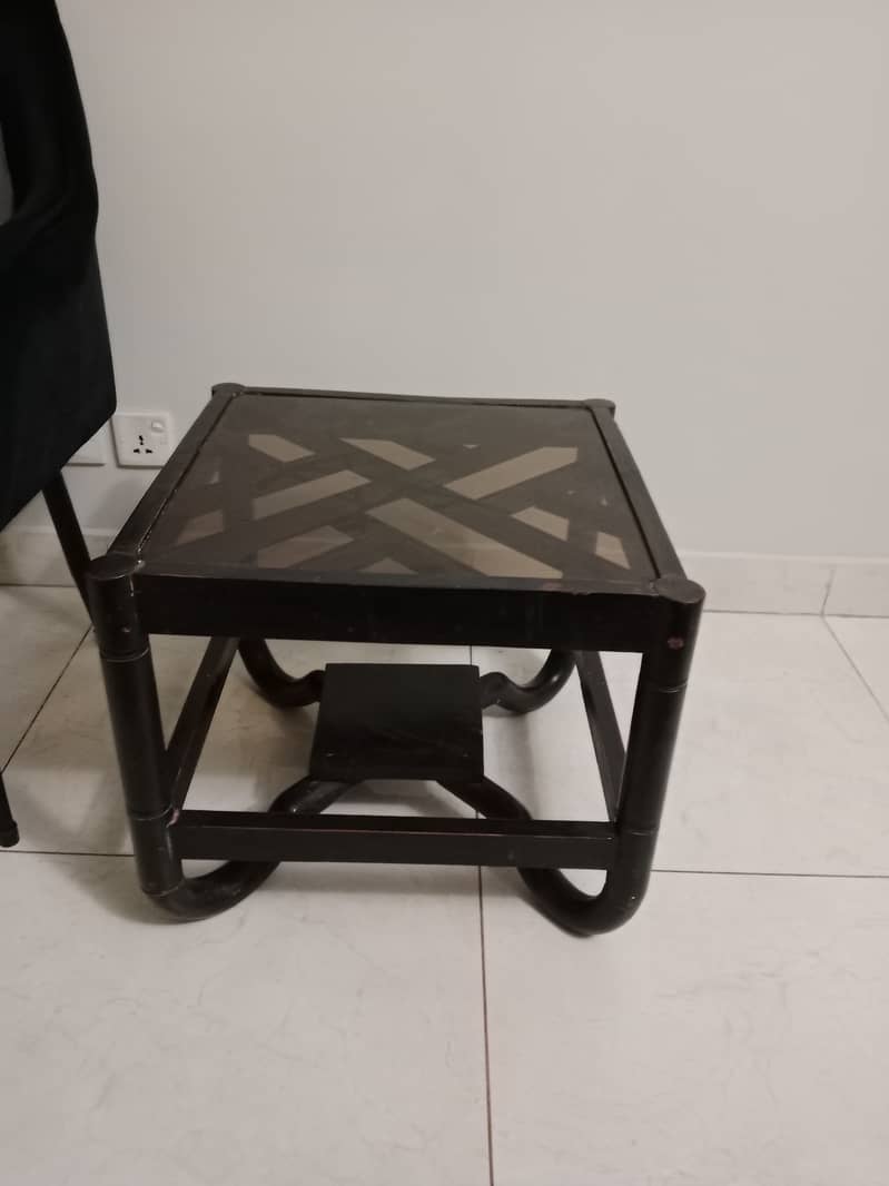 Side or corner table 0