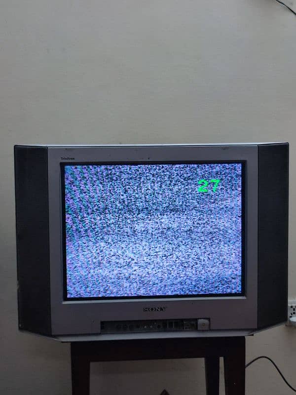 Sony Trinitron 21" 1