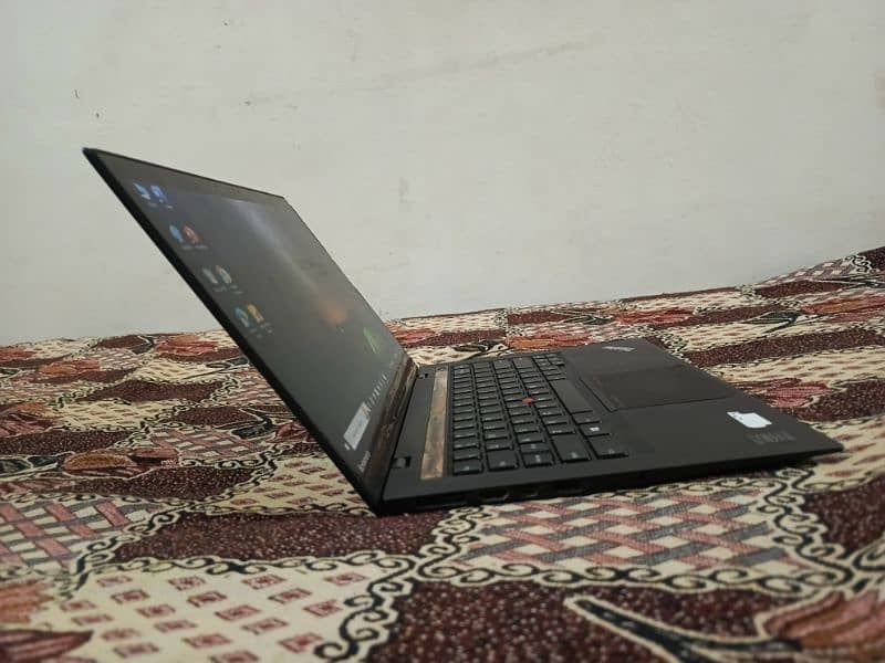 Lenovo Thinkpad [X1 carbon]. WhatsApp 03146903425 1