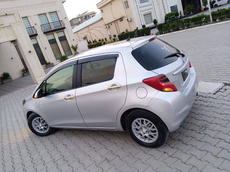 Toyota Vitz 10