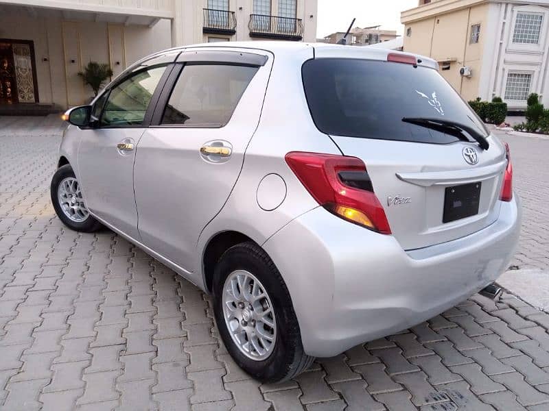 Toyota Vitz 11