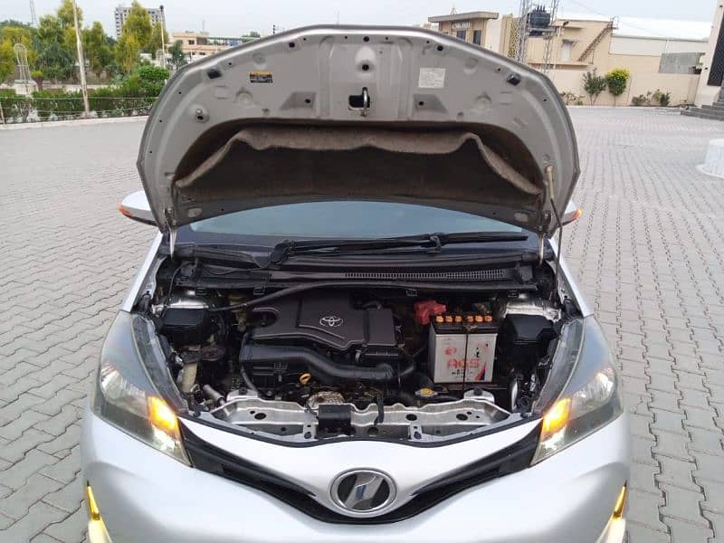 Toyota Vitz 14