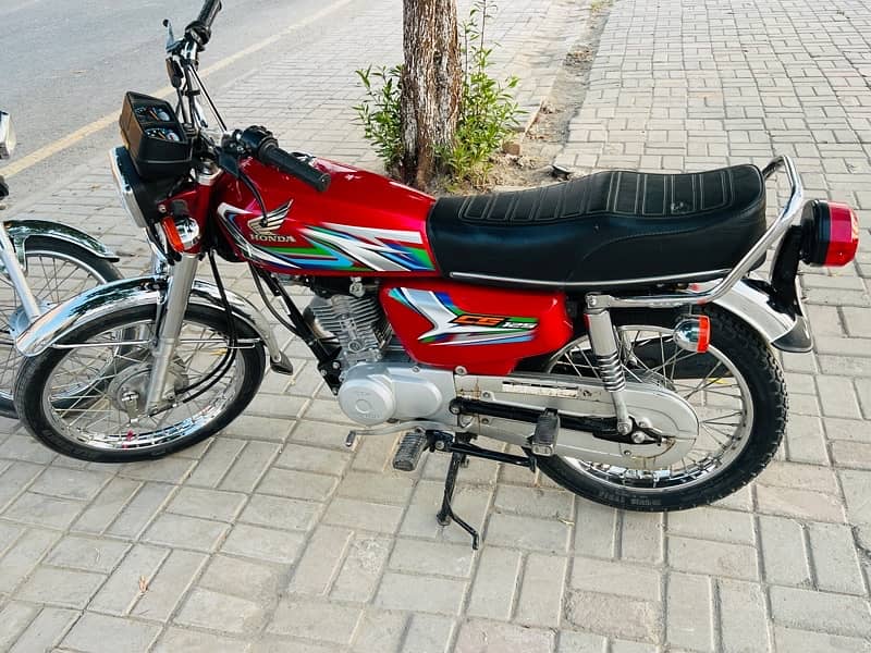 Honda 125 2023 Model total genniue no shower original paint 2