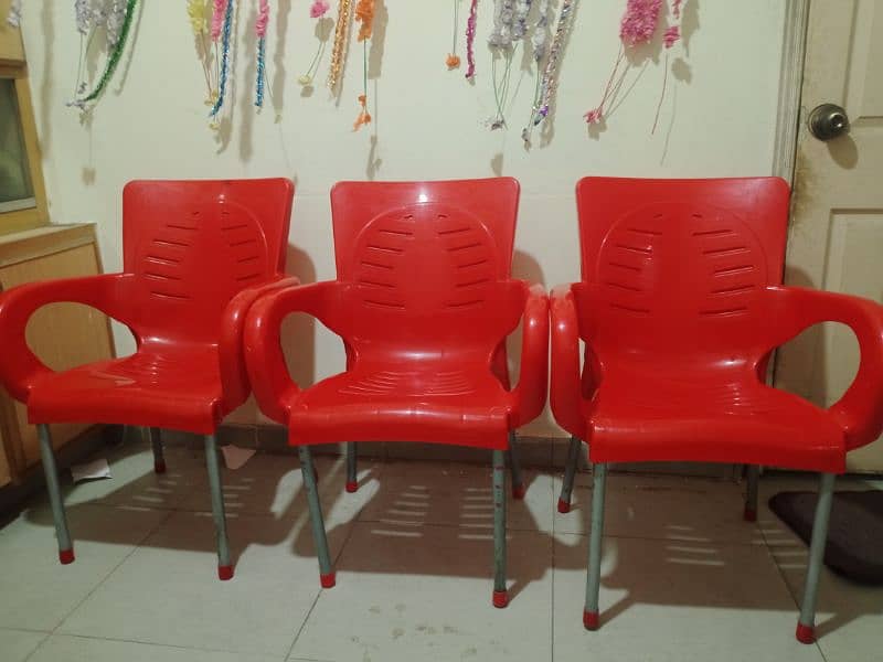 Plastic Chairs 5 0