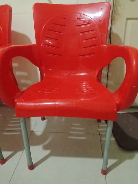 Plastic Chairs 5 1