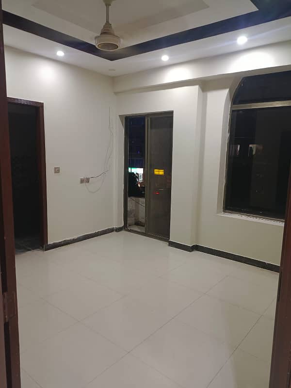 ONE BED APARTMENT AT SURAHI CHOWK BAHRIA TOWN 24/7 SECURITY, LIFT & ELECTRICITY BACKUP BEST FOR OVERSEAS VISITORS. McDonald & Market on walking distance 5