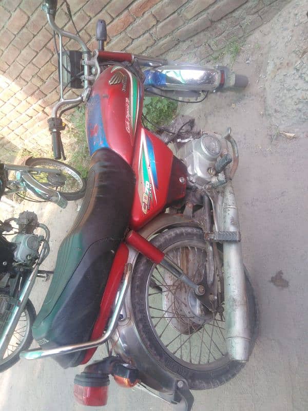 honda model 16 jisna lani ho call kr le whtsap pa num 6 bja k bd onha 1