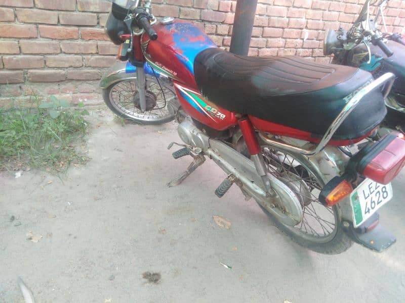 honda model 16 jisna lani ho call kr le whtsap pa num 6 bja k bd onha 2