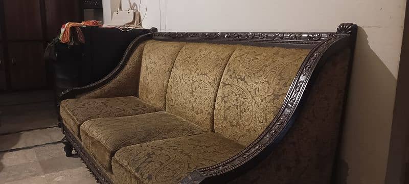 Chinioti Black Sheesham Sofa 10