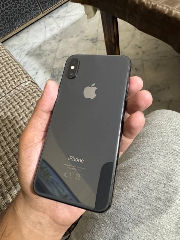 Iphone Xs 64 gb pta approved 1