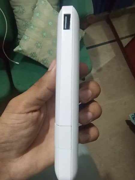 10,000 MAH power bank 2