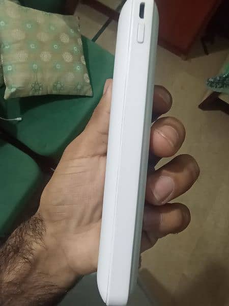 10,000 MAH power bank 3