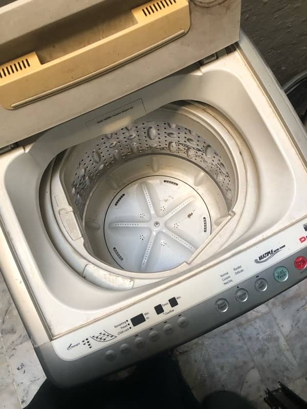 full automatic  dawlance washing and dryer machine 2