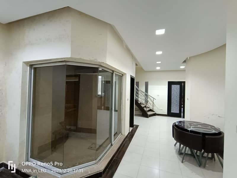 11 Marla House For sale In Rs. 30000000 Only 12