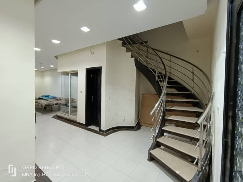 11 Marla House For sale In Rs. 30000000 Only 25