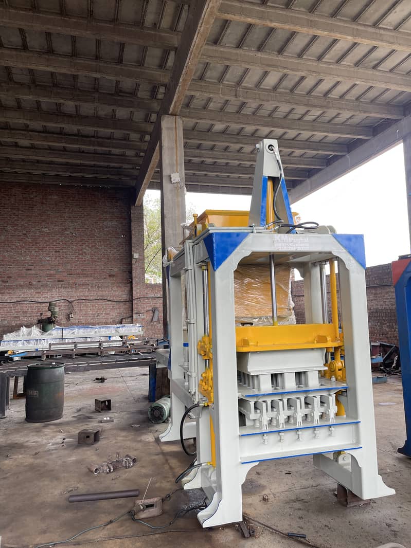 Premium Concrete Block & Paver Block Making Machine – High Efficiency 6