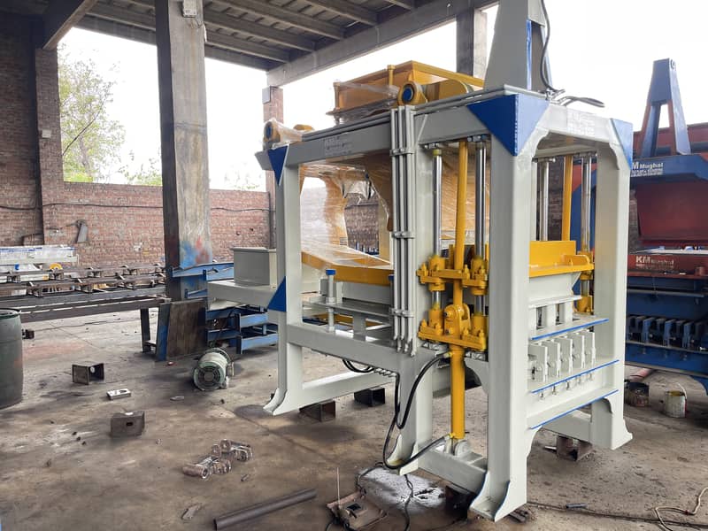 Premium Concrete Block & Paver Block Making Machine – High Efficiency 7