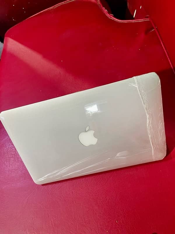 Apple mackbook Air 13-14/Laptop for sale 0