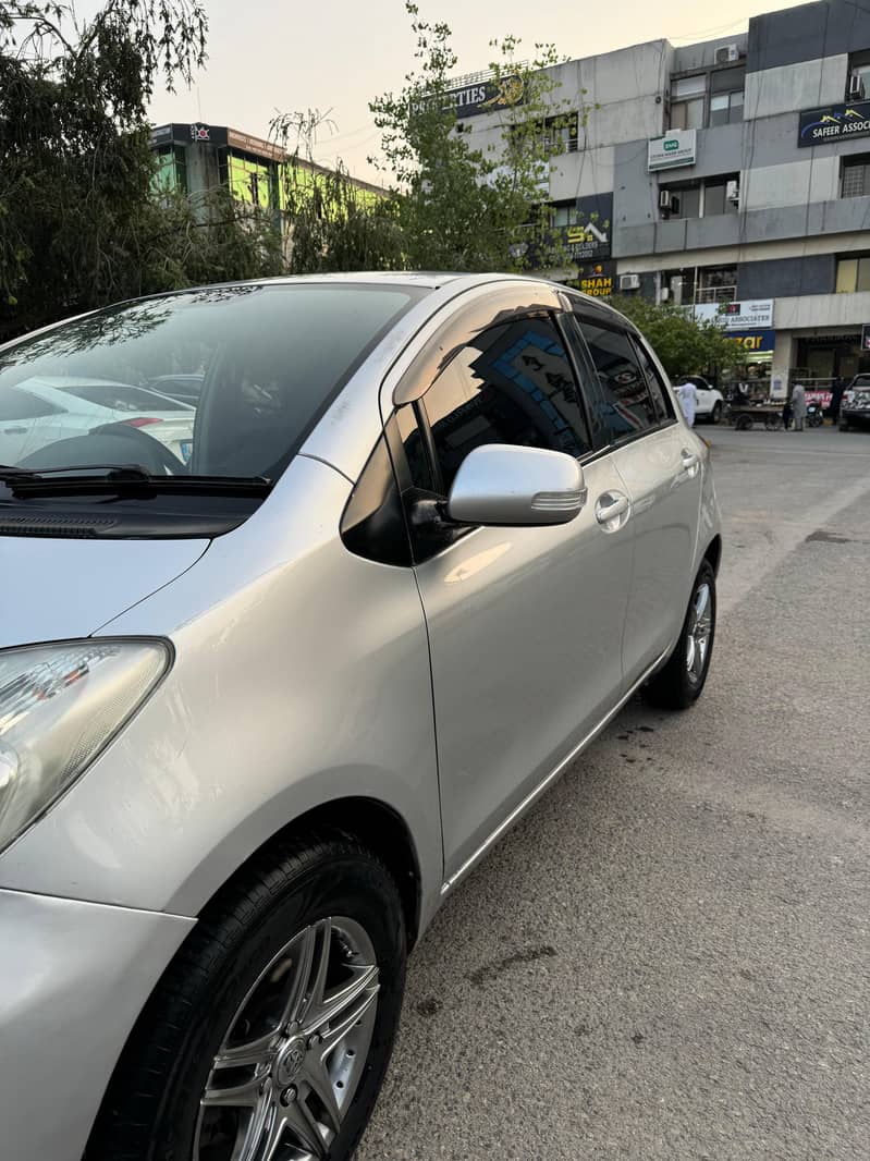 Toyota Vitz 2010 2014 6