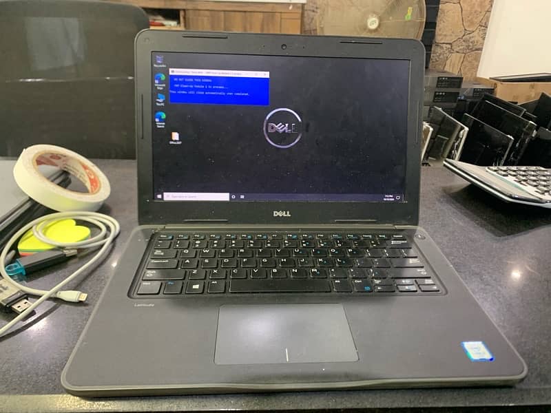 dell latitiude 3380  core i3 6th genrtion 4gb hdd 128ssd 1