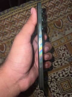 16 gb ram 256 gb rom bilkul new phone ha 2 month use ha warranty ma