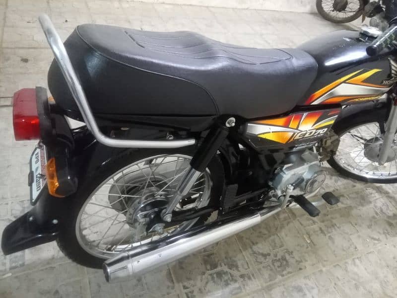 VIP BIKE HN MODEL 2022 HN , KARACHI NO HN, 8