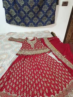 Bridal lehanga//in Red colour Stitched(Comfortable and feels like new)