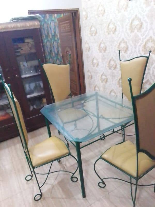 4 seater dining table 3