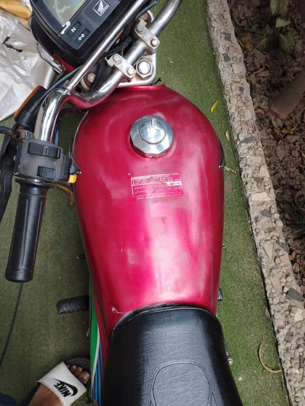 Honda CD-70 for sale in good condition. 2