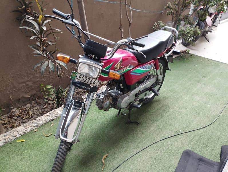 Honda CD-70 for sale in good condition. 3