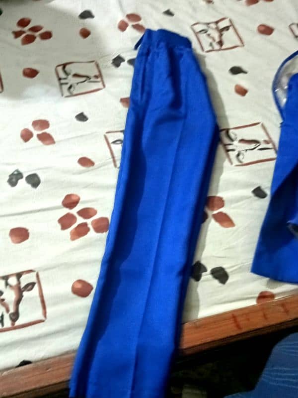 3 pcs suit  ( pant size 32 ) ( coat length 24 ) ( sleeves size 20) 2