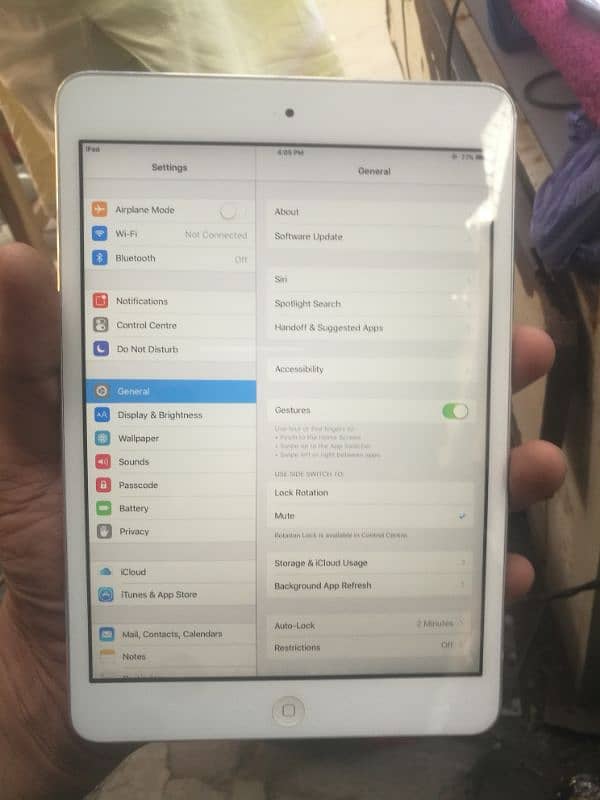 ipad Mini 1 condition 10 by 10 satorage 16 Gp . . . 03466208070 1