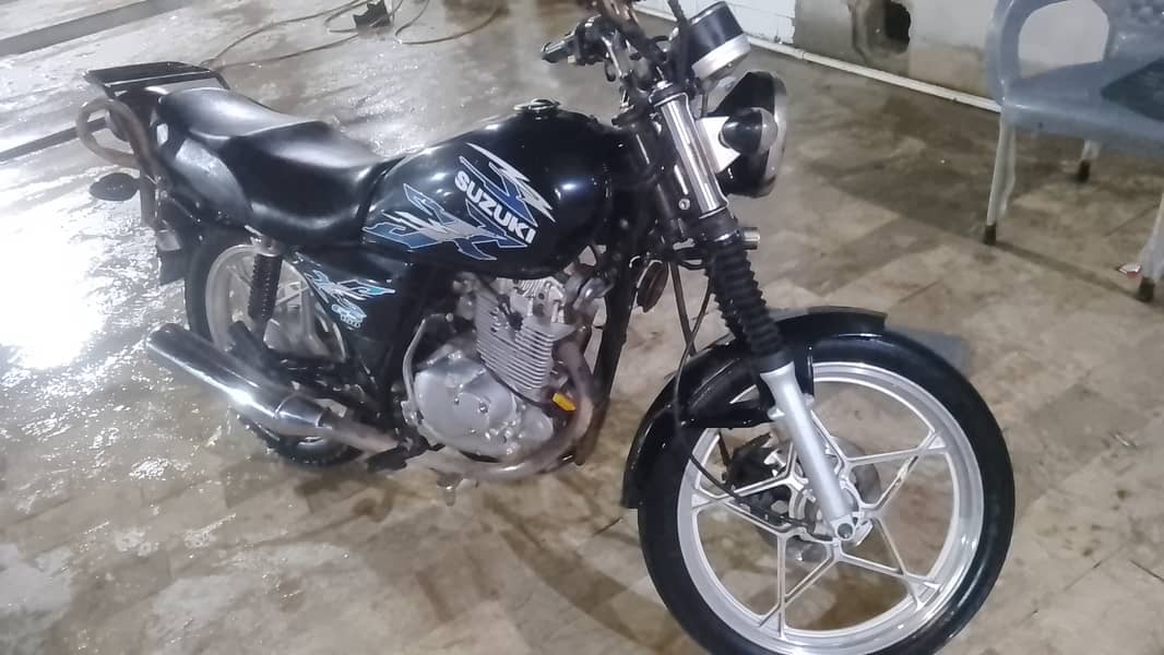 Suzuki GS 150 SE 2022 KHI 5