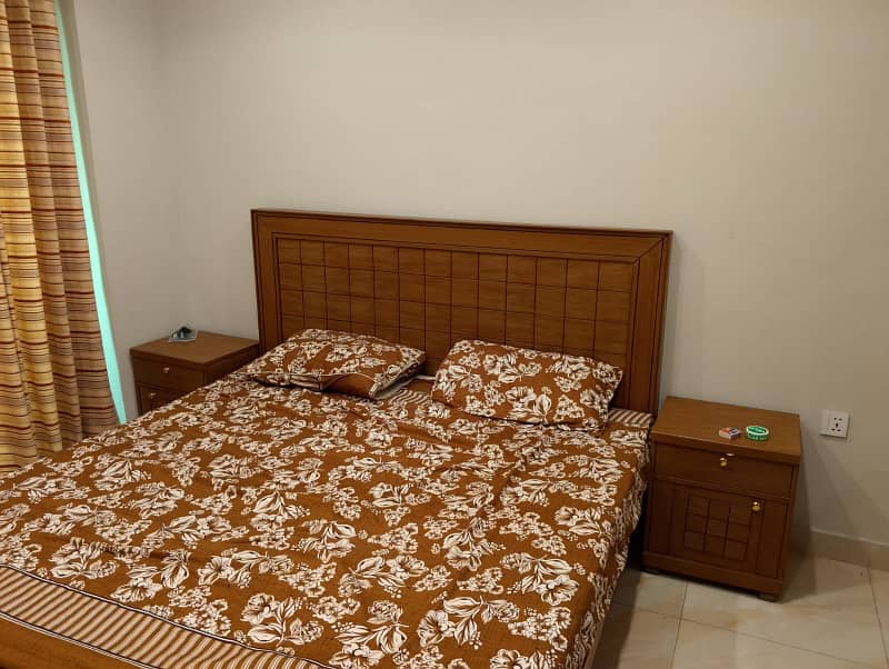 1 bedroom full furnished apartment for rent in sector C near to talwar chock and grand masjid bahria town lahore 5