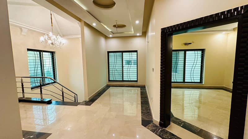 10 Marla House For Rent With Gas Near To Talwar Chowk In SECTOR C Any Blocks Bahria Town Lahore 7