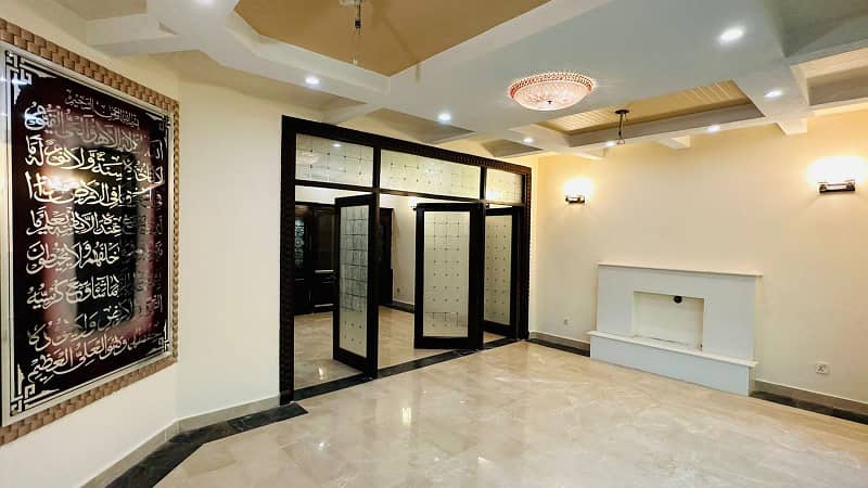 10 Marla House For Rent With Gas Near To Talwar Chowk In SECTOR C Any Blocks Bahria Town Lahore 9