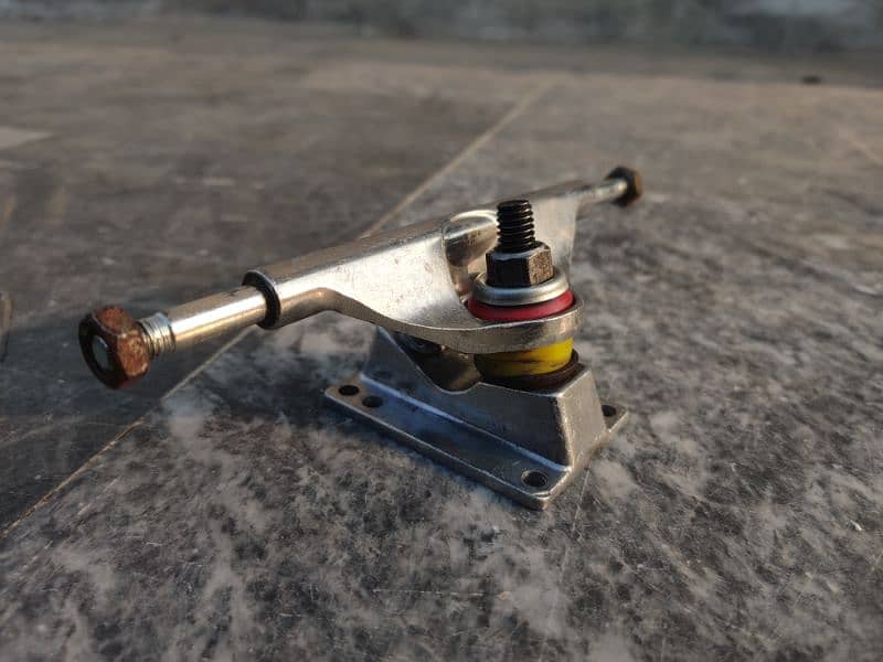 Skateboard Trucks 5.0" 1