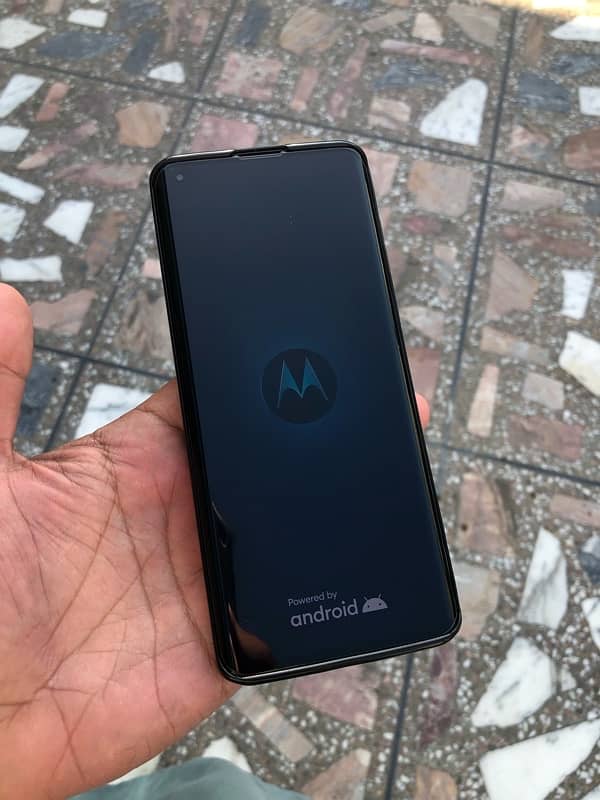 Motorola Edge Plus 1