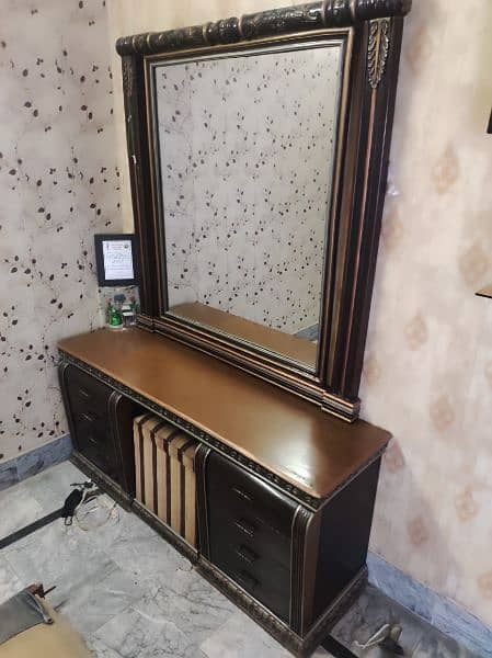 single bad and dressing table for sale 2