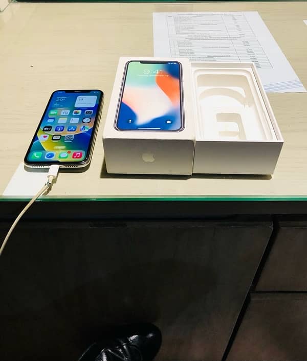 IPhone X 64 GB With Box PTA Approved 11