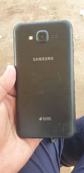 samsung j7 2/16gb pta proved . . side button nhi h jo pic ma dakhlo 2