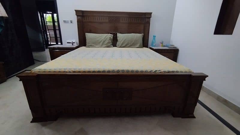 Bed Set with dressing table and side tables 5