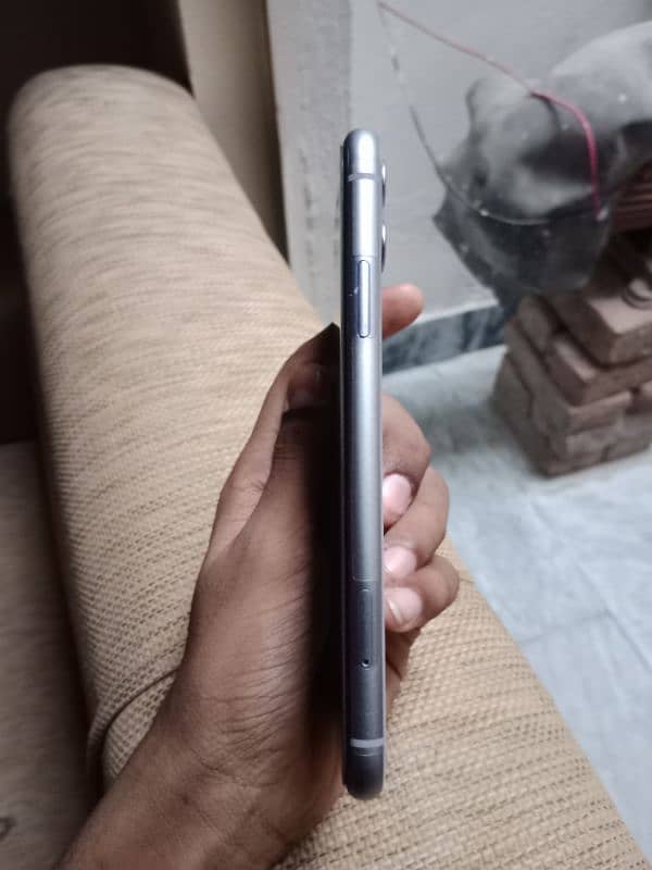 iPhone 11 brand new JV best condition full working 3