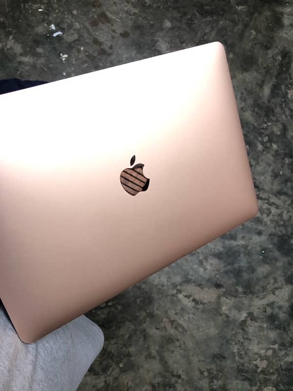 Macbook Air Retina 13.3” inch 2020 (Gold) 2